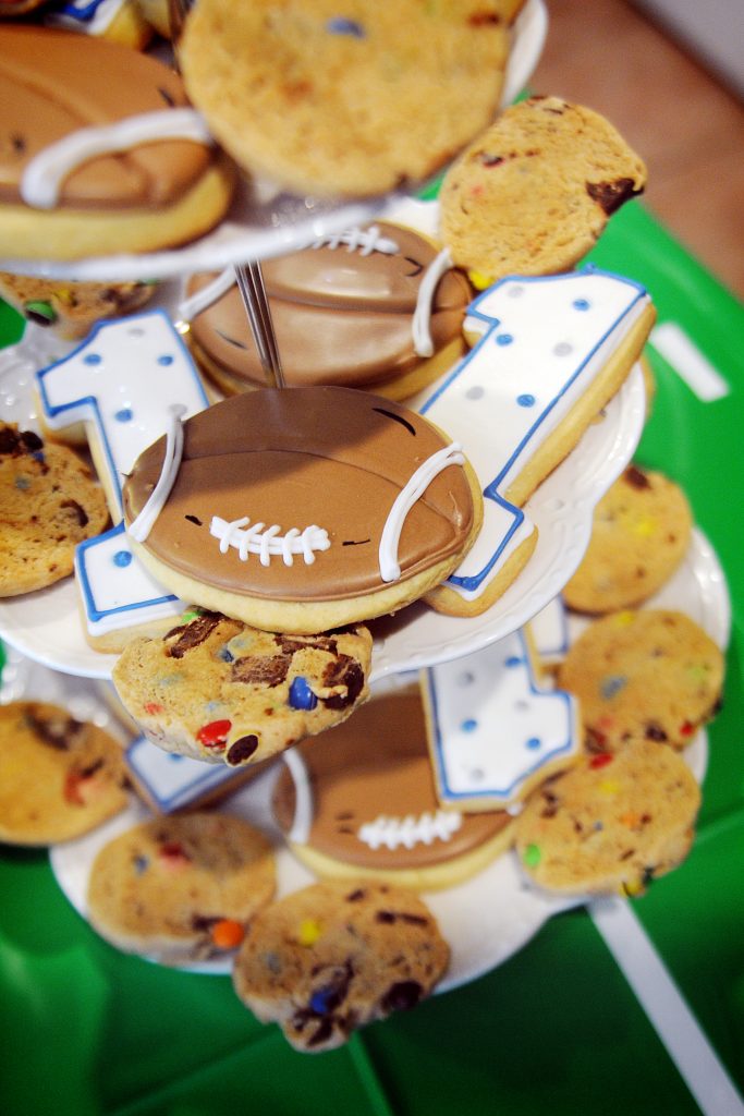 How to Throw a Home Bowl Party + Football Field Cake Tutorial - I'm Not the  Nanny